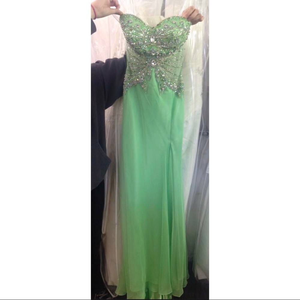 👗 Mint Green Jovani Prom Dress 👗